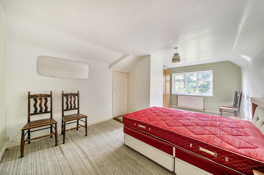 1350791-4-68c2ec8...