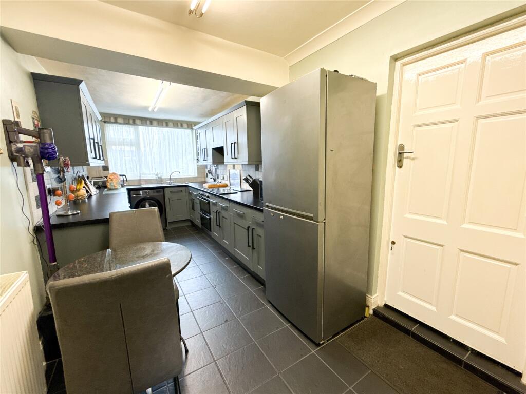 Breakfasting Kitchen