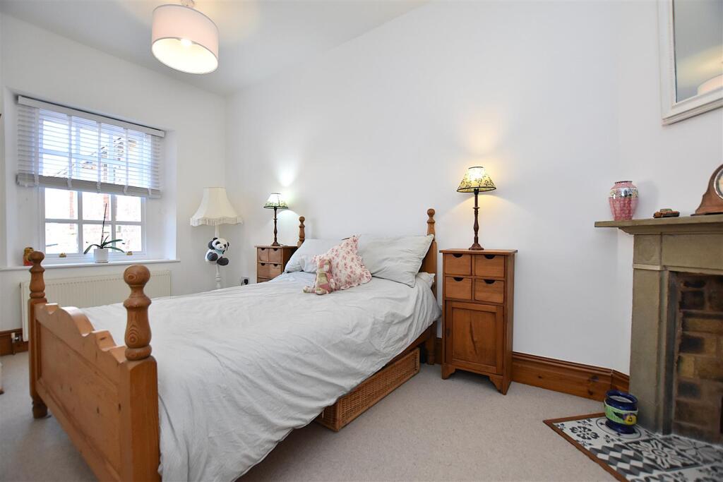 bed 3.JPG