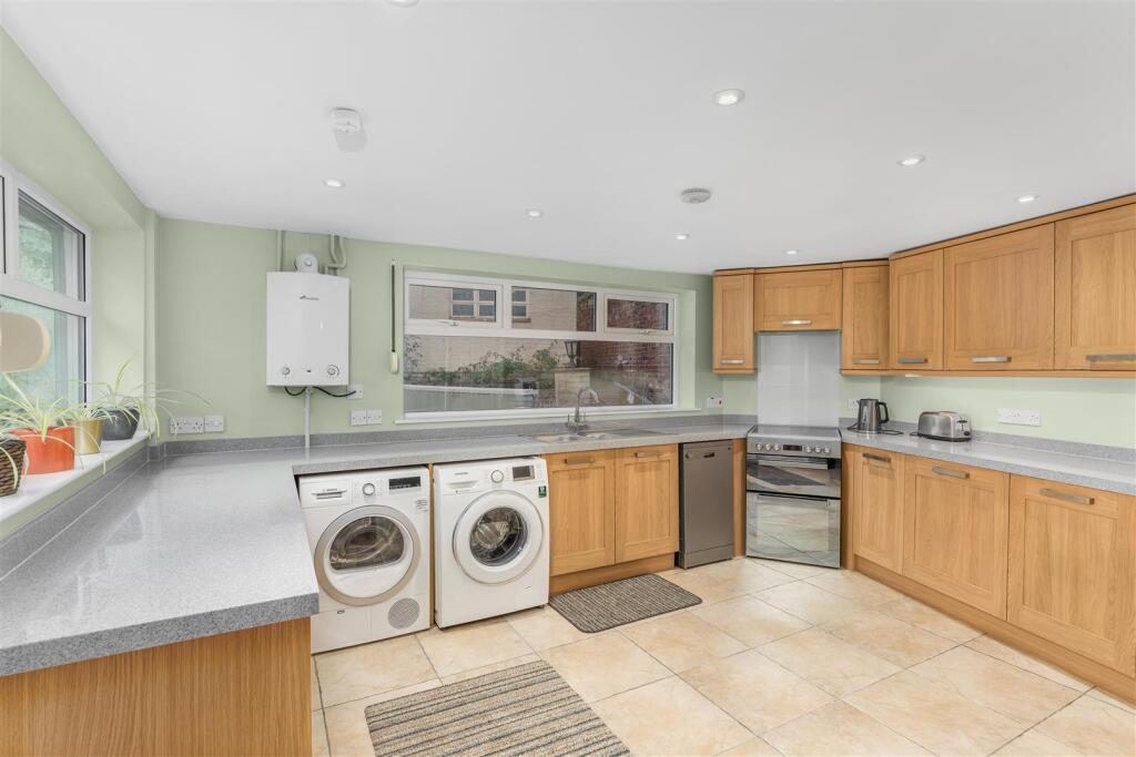 3 Old Parr Close, Banbury-9.jpg