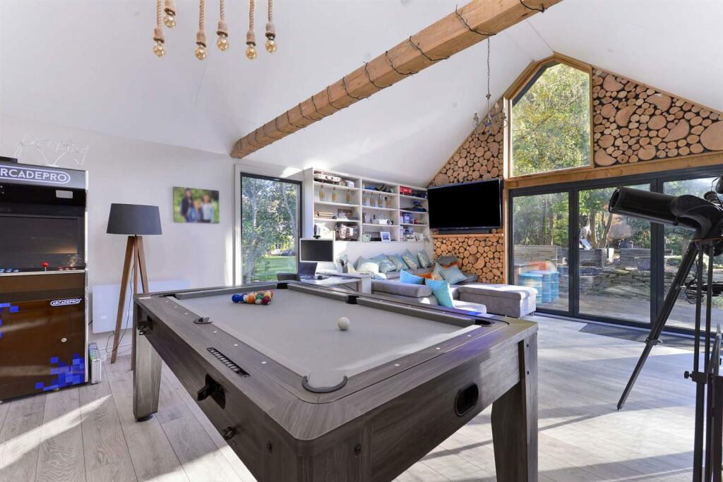 Brown Eaves, Bramley (18)-1920.jpg