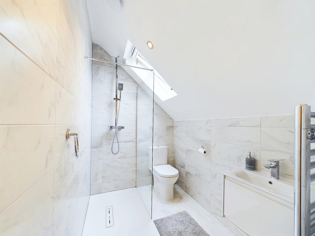 Ensuite To Master Bedroom