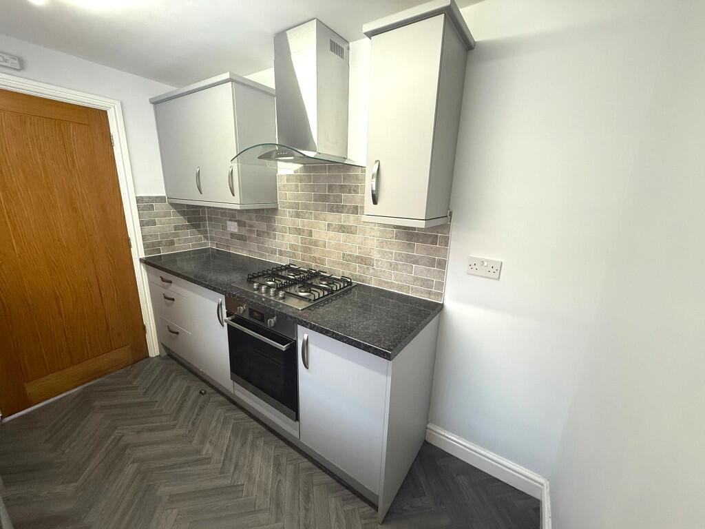 kitchen (e)