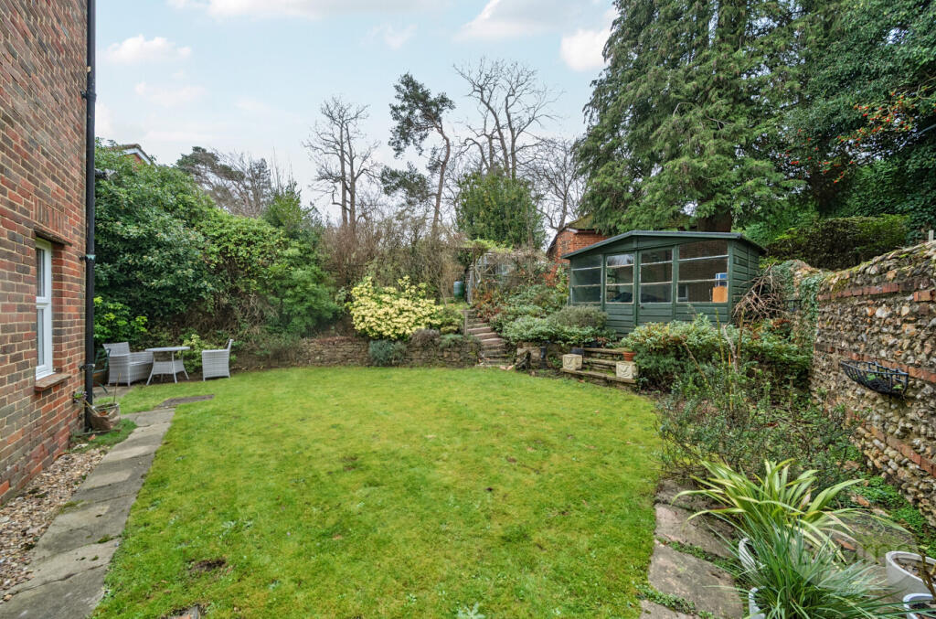 1a9763e4-d381-409...