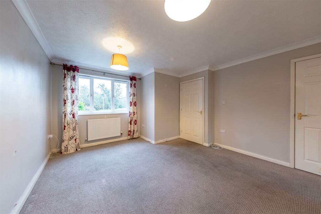 3 Harewood Close-005.jpg