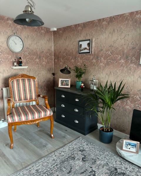SITTING ROOM.jpg