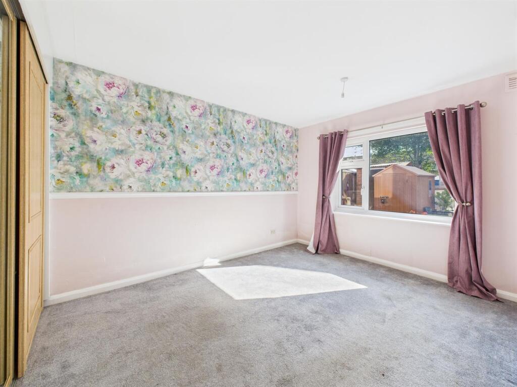 Bedroom:
