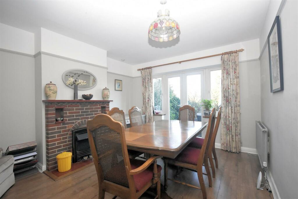 Dining room.jpg