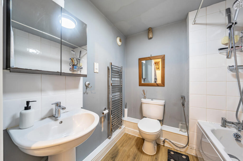 1344458-7-68a8a17...