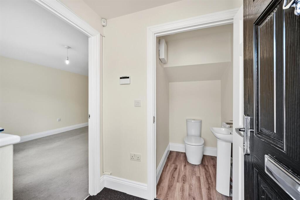 Ground floor WC.jpg