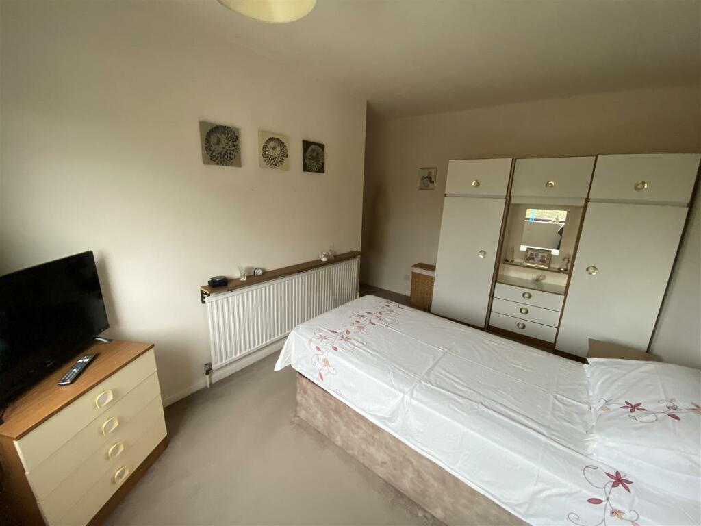 Bedroom no.2 rear double: