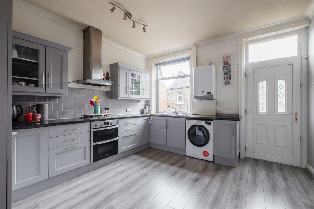 KITCHEN 1.jpg