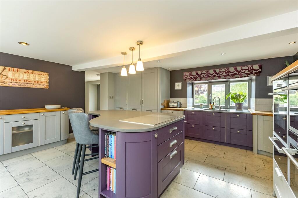 Kitchen/Dining/Loung