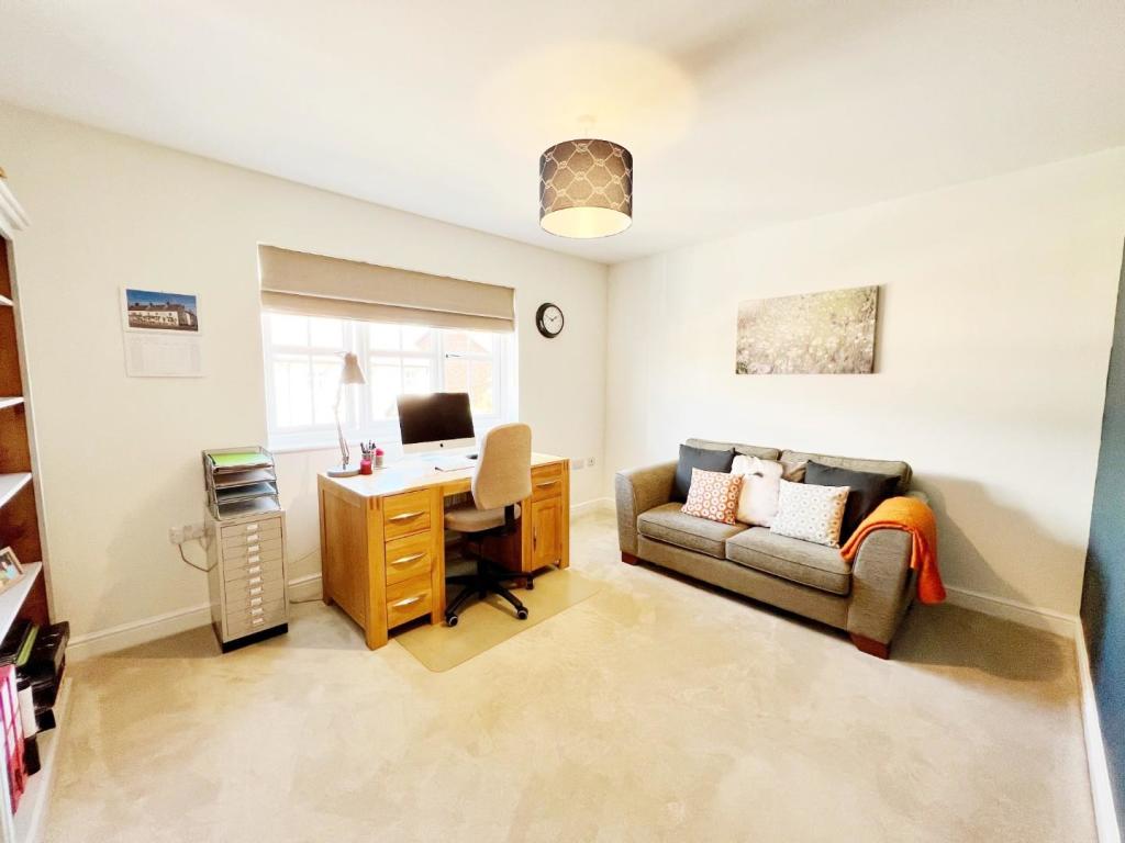 Bedroom 2 pic 1.jpg