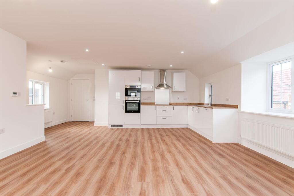 1 Hoo Farm Way_0027.jpg