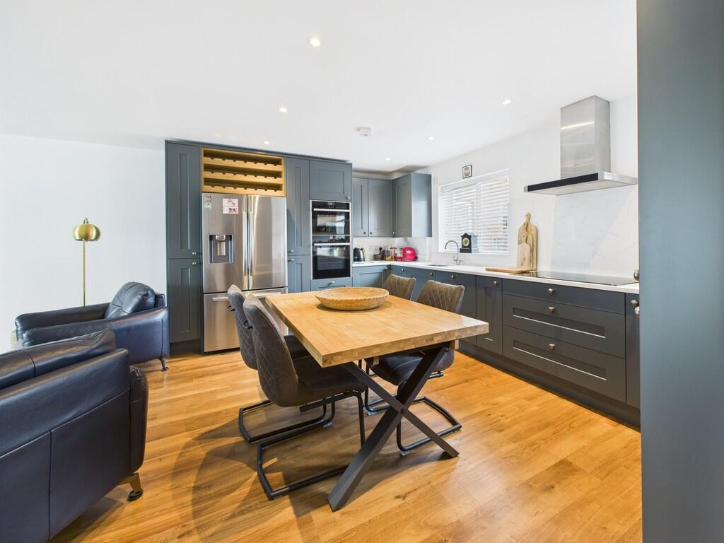 CAM02854G0-PR0410...