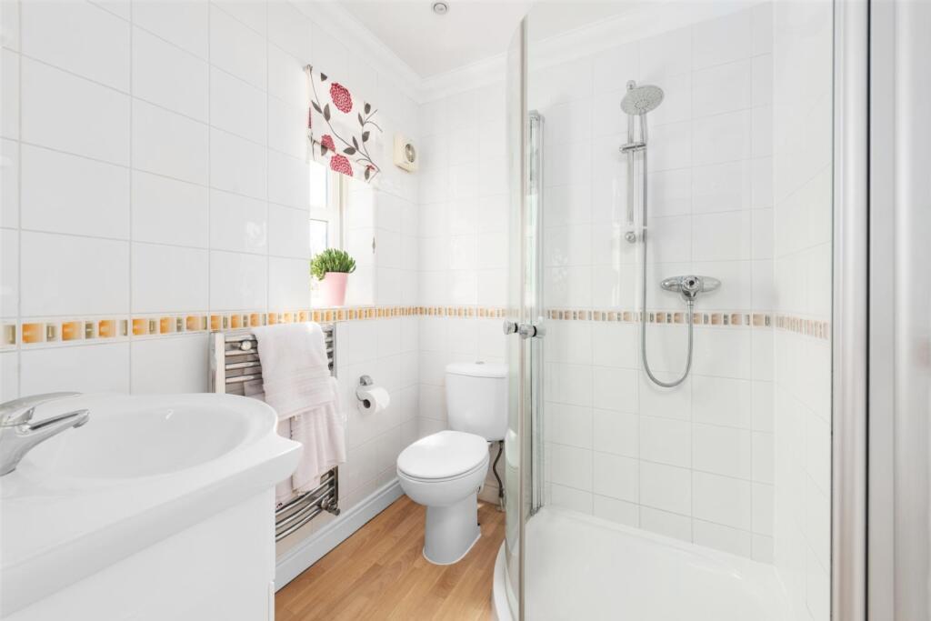 Ensuite to Principle Bedroom