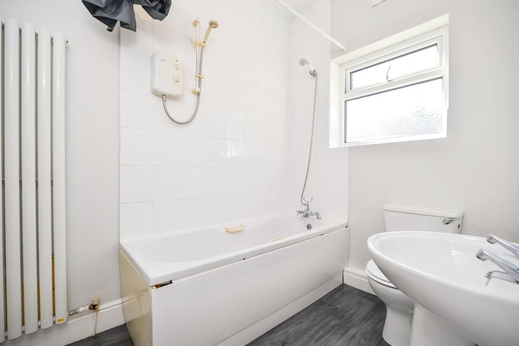 Jack &amp; Jill Bathroom