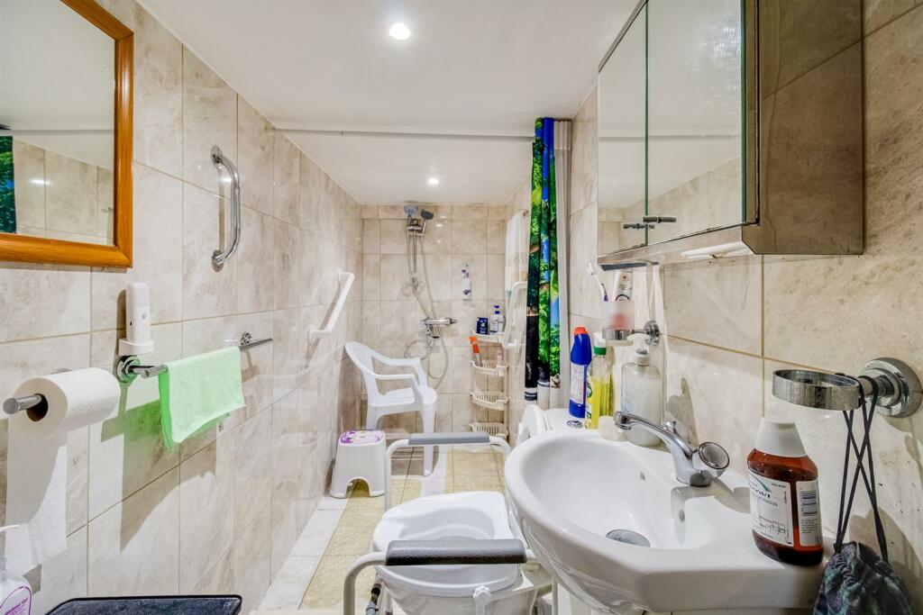 WET ROOM/W.C.