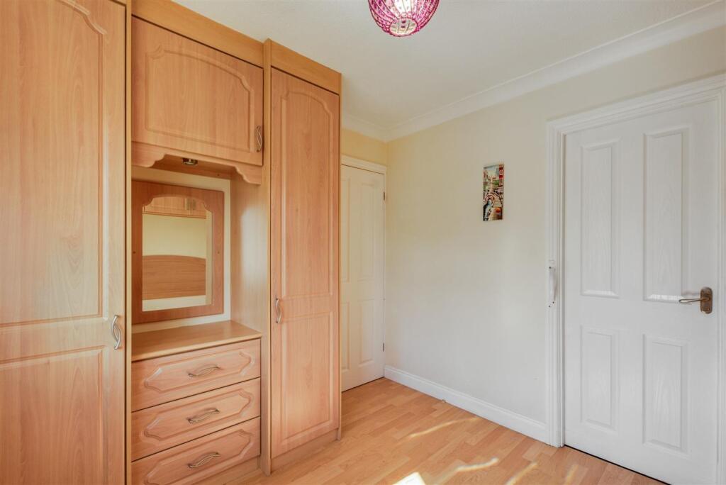 Bedroom 1_2.jpeg
