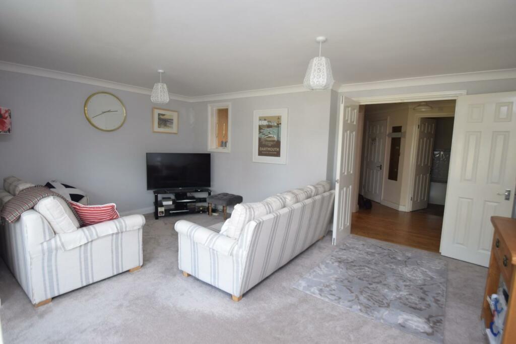 4 Badgers Court Lounge 2.JPG