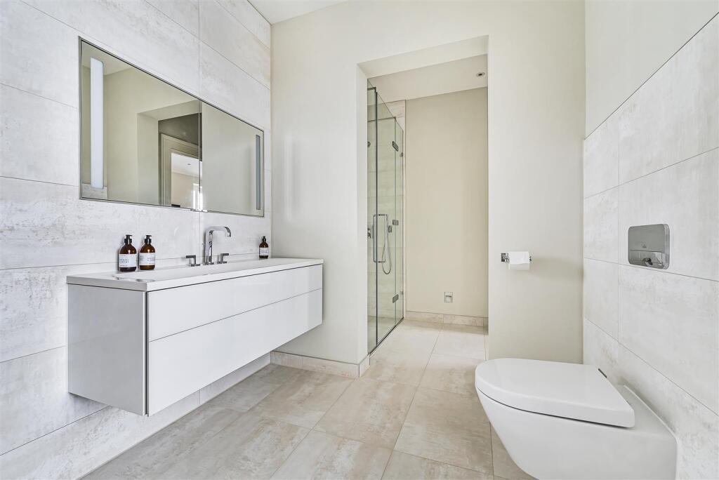 En-suite shower room