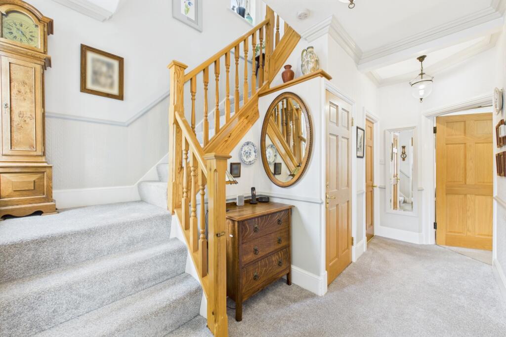 CAM03162G0-PR0281-STILL020