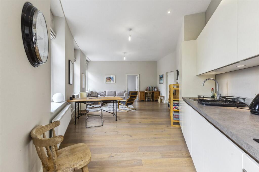 Kit/Living/Dining