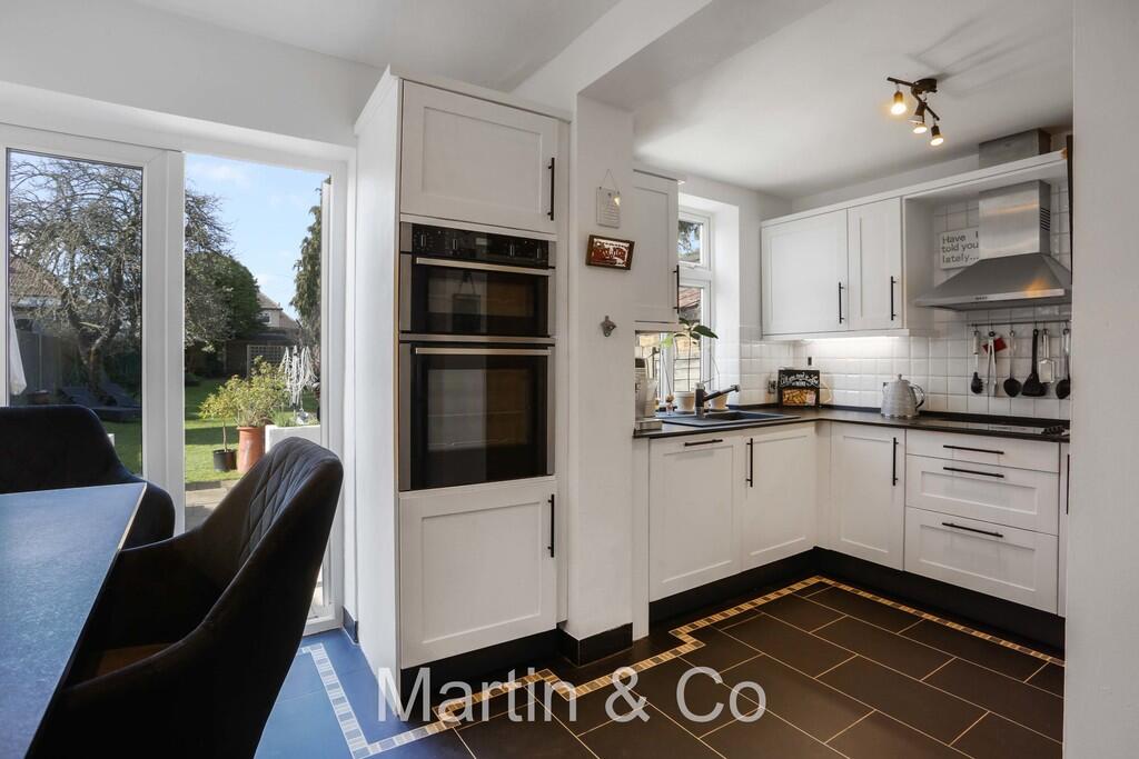 1444213293 - 87 T...