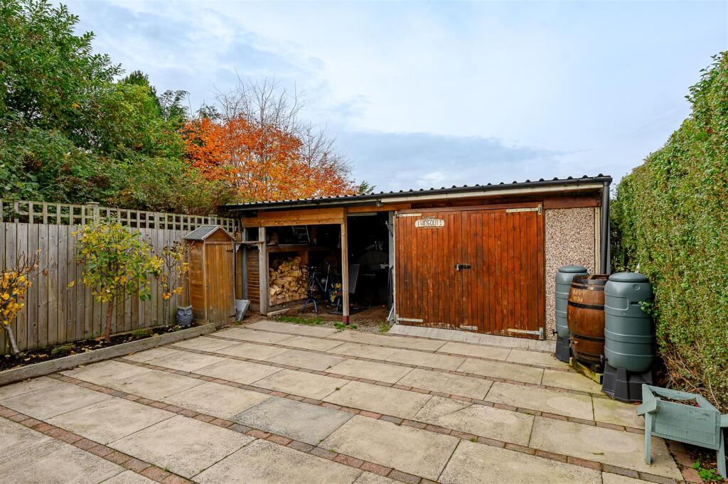 WORKSHOP &amp; CAR PORT