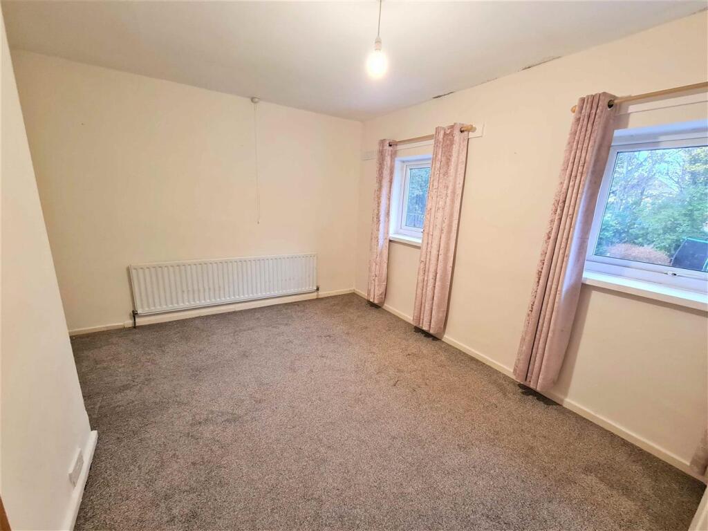 Bedroom 2 Pic 2