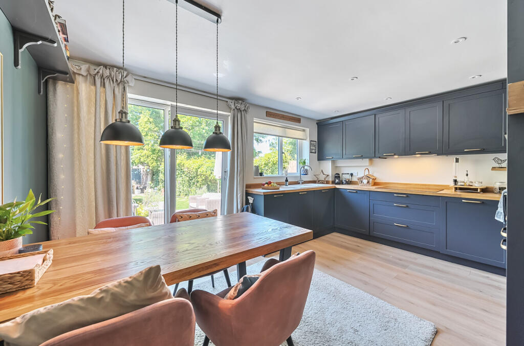 1312180-17-6852bc...