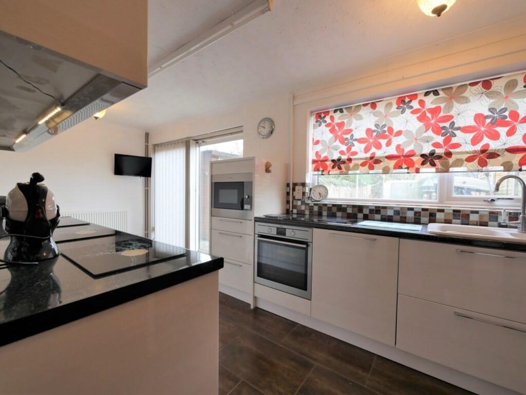 KITCHEN BREAKFAST...