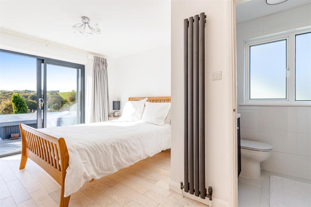 A17 - 10 Grenville Close, Stokenham - 250930.jpg