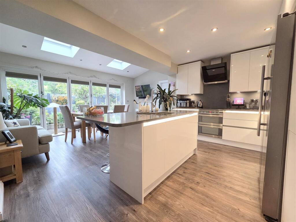 Family Kitchen Diner