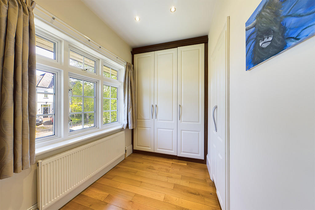 Walk-in Wardrobe