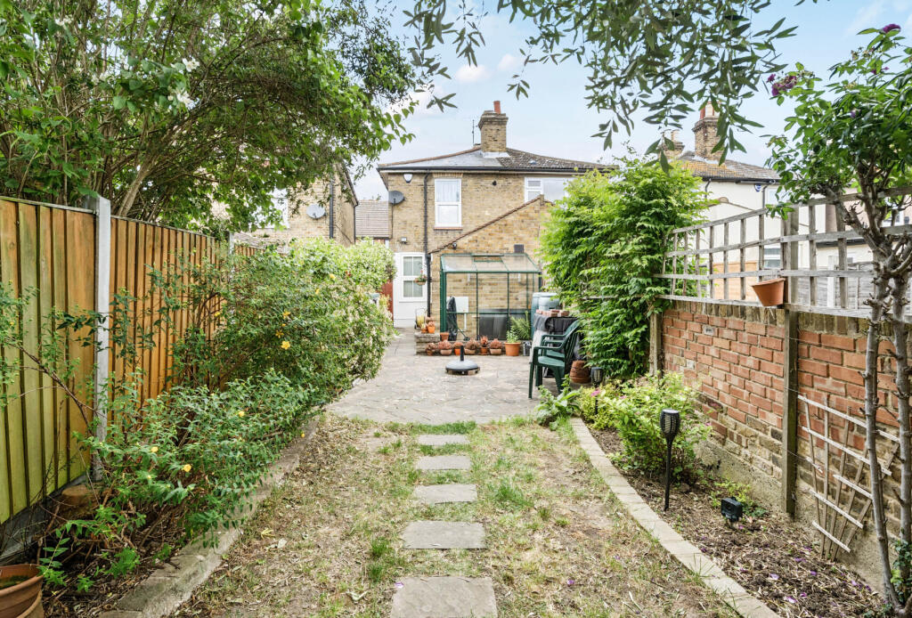 1303841-4-683d910...