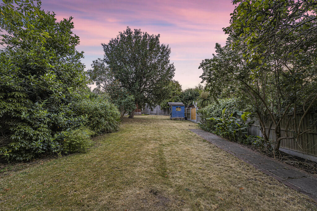 Twlight Garden (2...