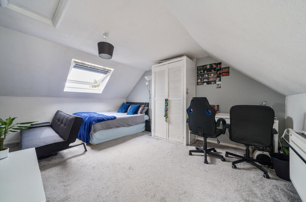 1305384-1-6847366...