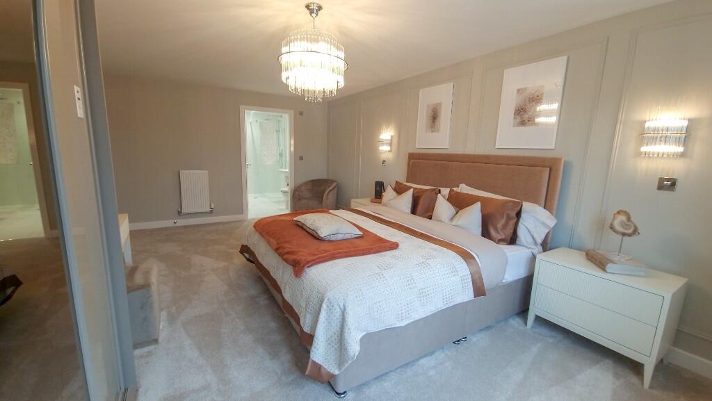 Bed 1 with en-suite