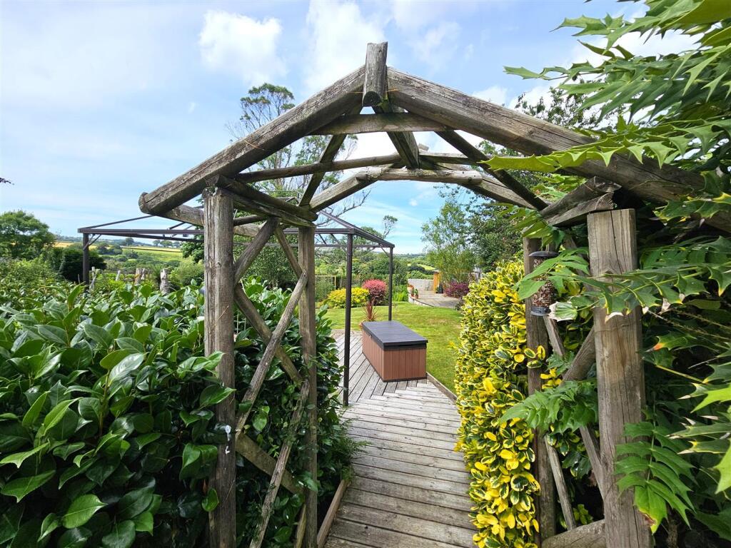 Pergola.jpg
