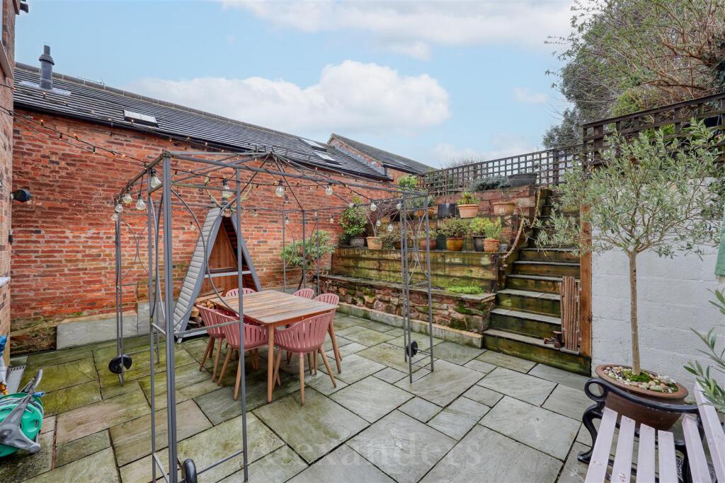 12 Main Street-03.jpg