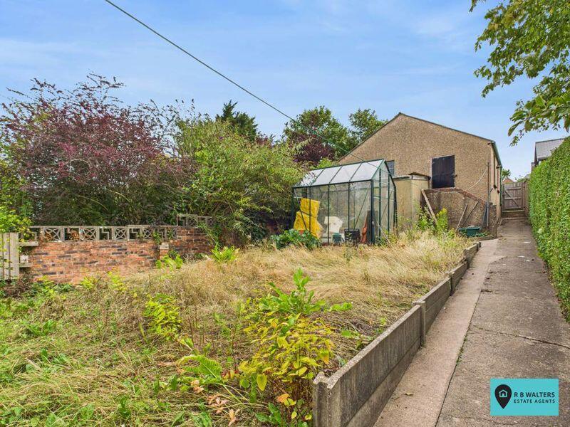 Garage &amp; Garden 