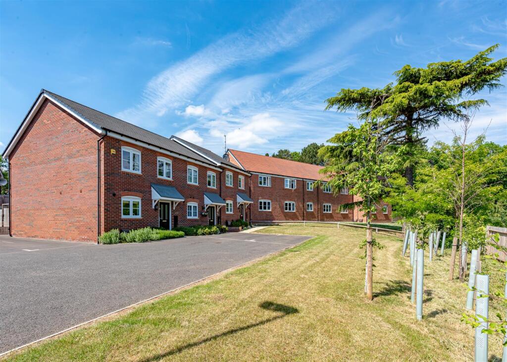 27 Gittins Park-External (3).jpg