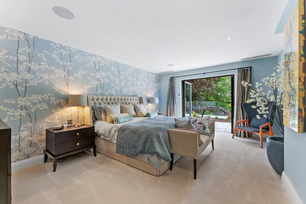 218 WOODFORD ROAD-25.jpg