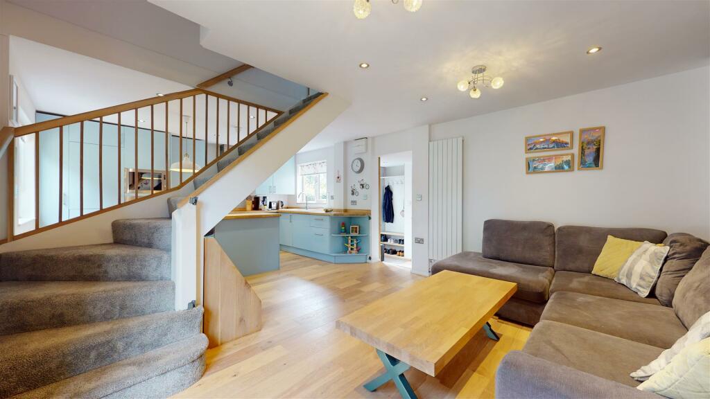 OPEN PLAN LIVING SPACE