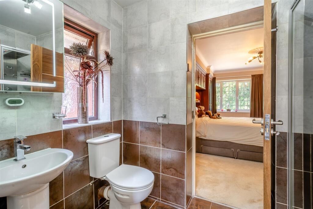 8655421-interior32.jpg