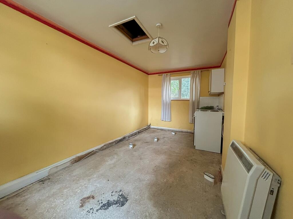 To Book A Viewing Call TPS Lostwithiel on 01208 87