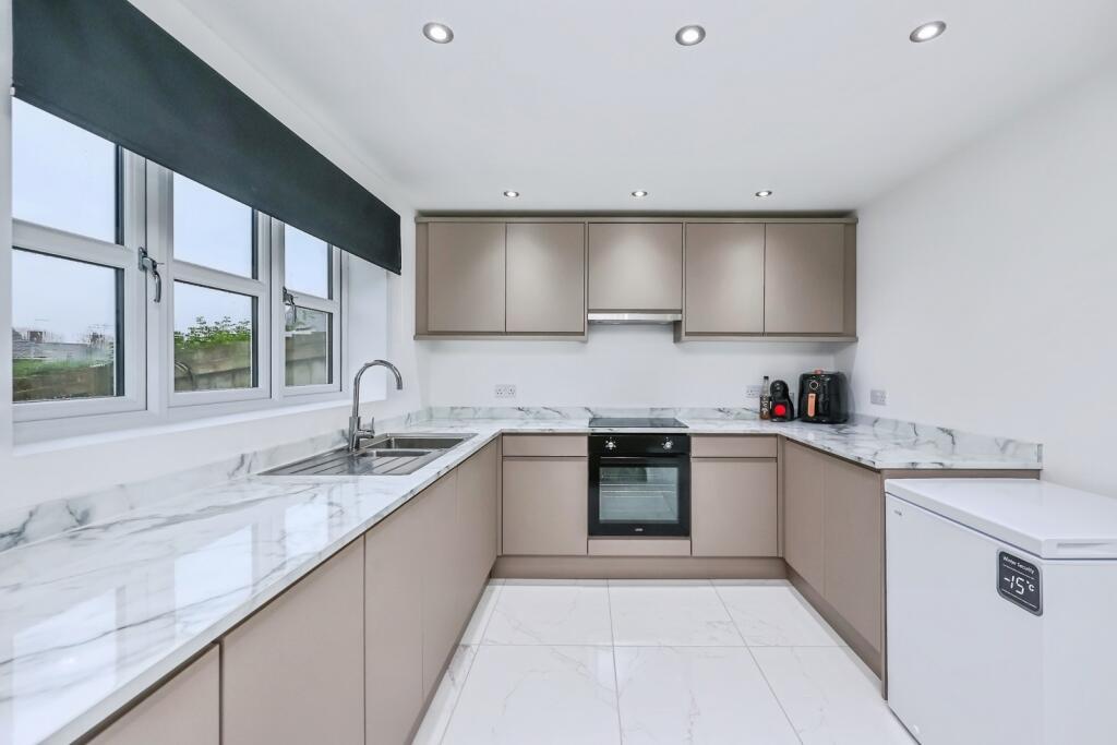 Fitted Kitchen