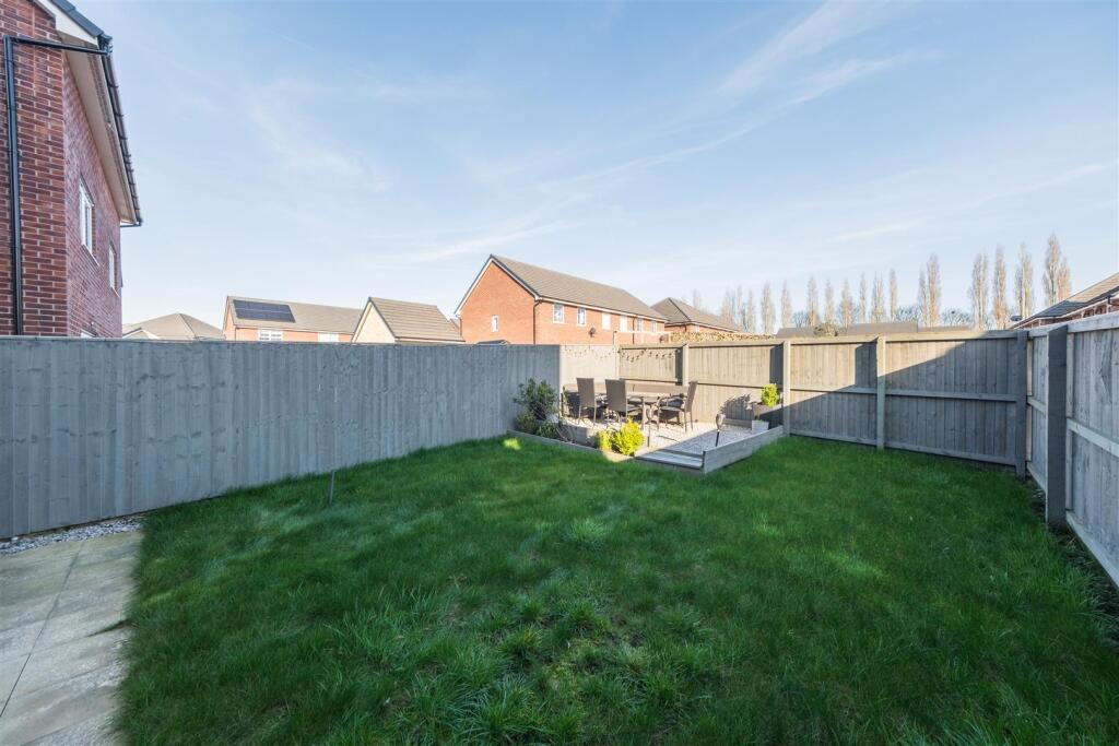 17 Dahlia Crescent-034.jpg
